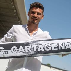 Sergio Lozano: "Venir a un gran club como el Cartagena era lo mejor para mí"