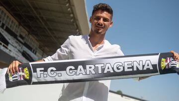 Sergio Lozano, presentado con el Cartagena.
