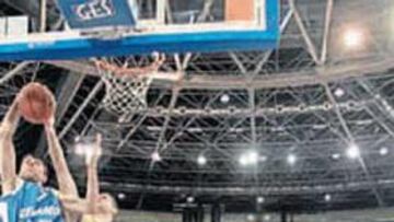 <b>PRIMER PASO. </b>Estudiantes se mostró firme ante el Dynamo.