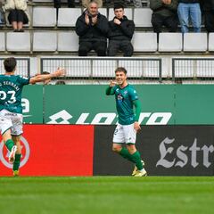 El Racing de Ferrol recupera la sonrisa en A Malata