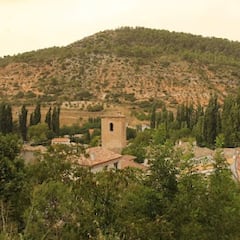 Un pueblo en Guadalajara ofrece vivienda gratis a cambio de gestionar su bar