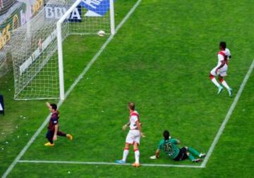 Messi marca el 0-1.