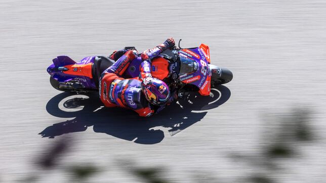 Martín corta la hemorragia con Pecco y Márquez llega al sexto