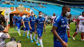 El Gremio se pone mascarillas para protestar por jugar en medio de la crisis del coronavirus