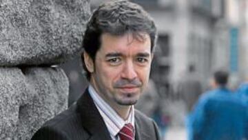 <b>CLARO. </b>Luis Sanz posa en Segovia antes de partir hacia Madrid.