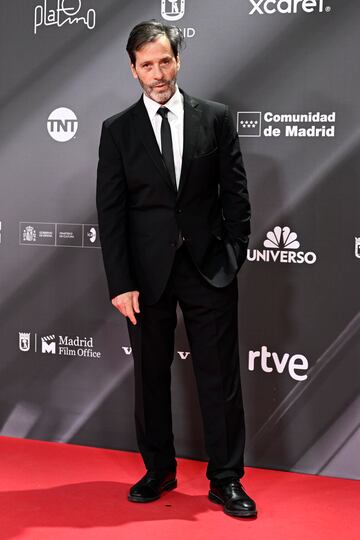 Juan Pablo Shuk posa en la alfombra roja.