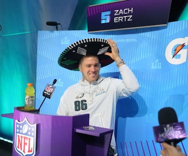Ertz's soccer world champion wife in the spotlight ahead of Super Bowl