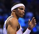 Westbrook (36-10-14) le alegra el día a unos Thunder frustrados