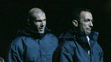 Djorkaeff junto a Zidane, en un acto de la selecci&oacute;n de Francia en Saint Denis.