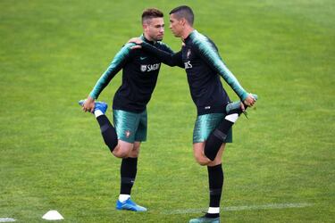 Cristiano joins up with Portugal