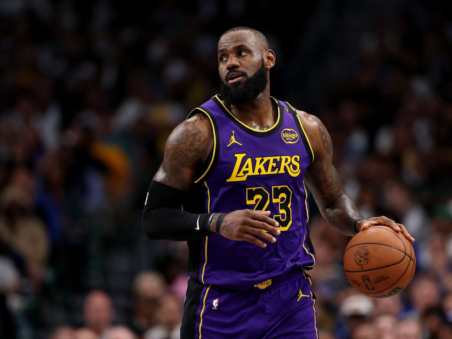 LeBron fights to stay relevant as Lakers shift their focus to Doncic - AS USA
