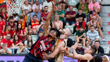 Chima Moneke contra el Murcia