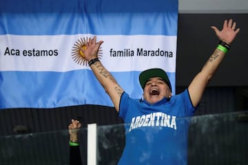 Diego Armando Maradona celebra un punto de Del Potro.
