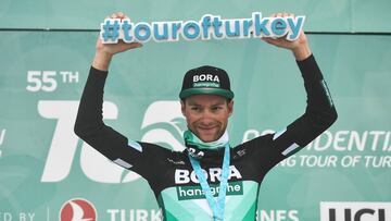BURSA, TURKEY - APRIL 20: Gold medalist Felix Grossschartner of Bora-Hansgrohe celebrates on the podium during Stage 5 of the 55th Presidential Cycling Tour of Turkey 2019, Bursa to Kartepe (164.1 km) on April 20, 2019 in Bursa, Turkey. (Photo by Robertus Pudyanto/Getty Images)