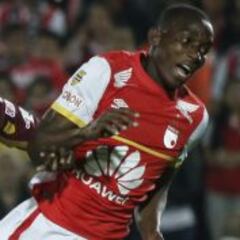 Dairon Mosquera: "Colo Colo se hace fuerte por las bandas"