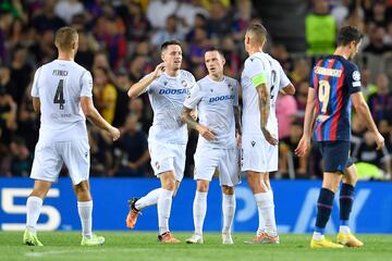 2-1. Jan Sykora celebra el primer gol.