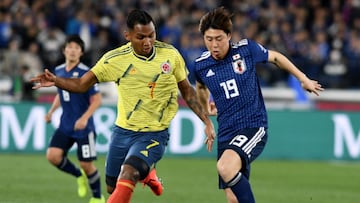 Alfredo Morelos durante un partido de la Selecci&oacute;n Colombia ante Jap&oacute;n.