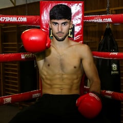 Enrique Kakulov: el boxeador “todoterreno”, a por el Mundial