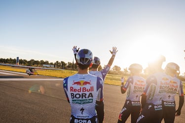 Lo nunca visto: el Red Bull Bora hace despegar un avión en Mallorca