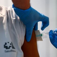 Un exdirectivo de la OMS señala cuándo empezó a gestarse la tercera ola de contagios