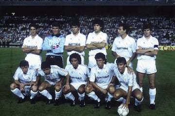 Mino posa entre Míchel y Gallego, en una alineación del Real Madrid de la temporada 1986-87.