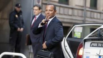 El padre de Neymar dice que busca patrocinios para el Barça