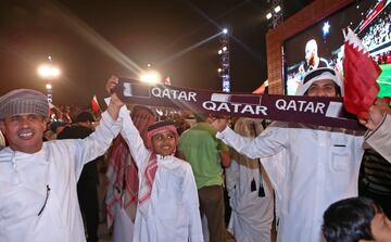 Qatar ganó 4-0 a los Emiratos Árabes, que ejercían de anfitriones, en la semifinal de la Copa de Asia. Los qataríes jugarán su primera final continental ante Japón.