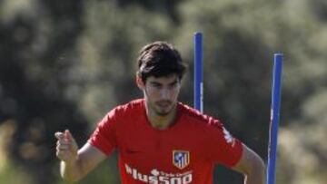 Nacho Monsalve entrena con el primer equipo. 