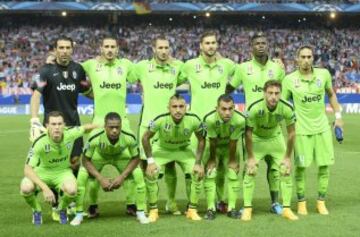 Formación de la Juventus, antes del partido de la segunda jornada de la fase de grupos de la Liga de Campeones que se disputa esta noche en el estadio Vicente Calderón, en Madrid. 