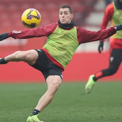 Mendilibar tiene a Izeta en el punto de mira