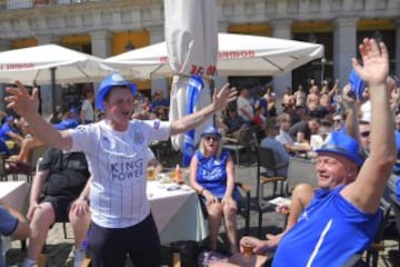 Los seguidores de Leicester disfrutan del sol de Madrid