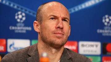 Robben en rueda de prensa.