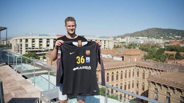 El emta internacional danés Kevin Möller compartirá la portería azulgrana con Gonzalo Pérez de Vargas.