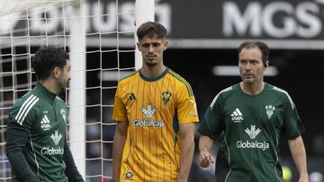 El Albacete recurrirá la expulsión de Higinio y la amarilla de Pepe Sánchez