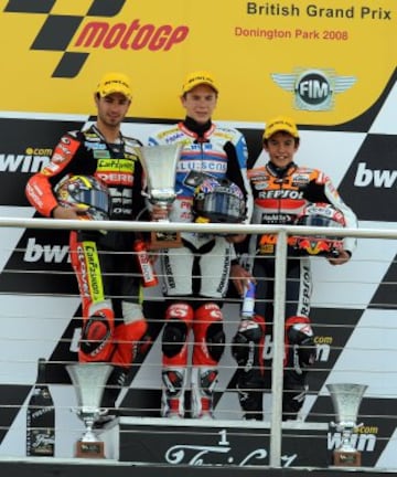 Consiguió su primer podio en el Gran Premio de Gran Bretaña el 22 de junio. En la imagen, Mike Di Meglio, Scott Redding y Marc Márquez. 