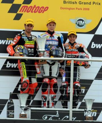 Consiguió su primer podio en el Gran Premio de Gran Bretaña el 22 de junio. En la imagen, Mike Di Meglio, Scott Redding y Marc Márquez. 