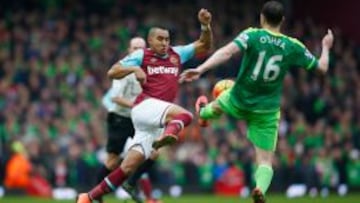 Antonio y Adrián dejan al West Ham cerca de la Champions