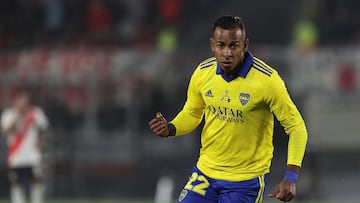 Boca Juniors' Colombian forward Sebastian Villa celebrates after scoring a goal against River Plate during their Argentine Professional Football League match at the Monumental stadium in Buenos Aires, on March 20, 2022. (Photo by ALEJANDRO PAGNI / AFP)