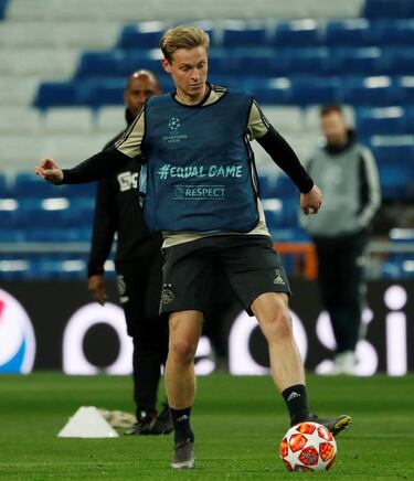 De Jong: "Barça have asked me to ensure Ajax eliminate Madrid"