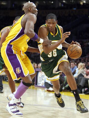 Durant llegó a la NBA de la mano de los Seattle SuperSonics. El alero fue el segundo "pick" de un Draft que llevó a la liga a jugadores como Marc Gasol, Rudy Fernández o Joakim Noah.