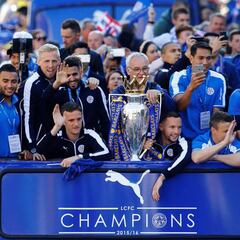 El Leicester celebra el título ante más de 200.000 aficionados