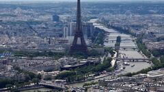 An aerial view shows the Eiffel Tower, the Seine River and the Paris skyline ahead of the Paris 2024 Olympics and Paralympics Games, in Paris, France, July 10, 2024. REUTERS/Gonzalo Fuentes