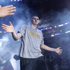 When could Jokic break the $400 million barrier?