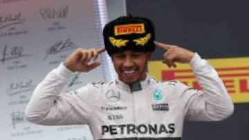 Lewis Hamilton, en el podio del GP de Rusia 2015.