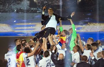 La fiesta de los campeones en el Santiago Bernabéu