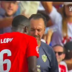Una aficionada del Eldense llamó “mono de mierda” a Lopy