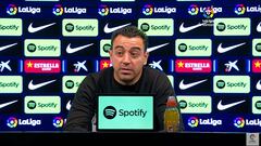 Xavi desvela la frase que le dijo Mateu al oído al abrazarlo y es surrealista: se cruzó el Camp Nou para esto