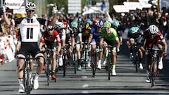 Matthews gana el esprint de País Vasco y caída de Contador