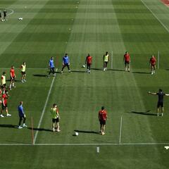 El Granada se entrenó con todos en Los Cármenes antes de viajar