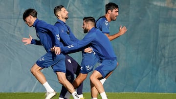 30/12/22 MALAGA CF 
ENTRENAMIENTO
OZABED FRAN SOL LUIS MUÑOZ Y ESCASSI